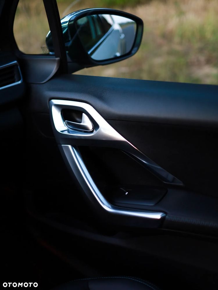 Peugeot 2008 1.2 Pure Tech GPF Crossway S&S EAT6 - 26