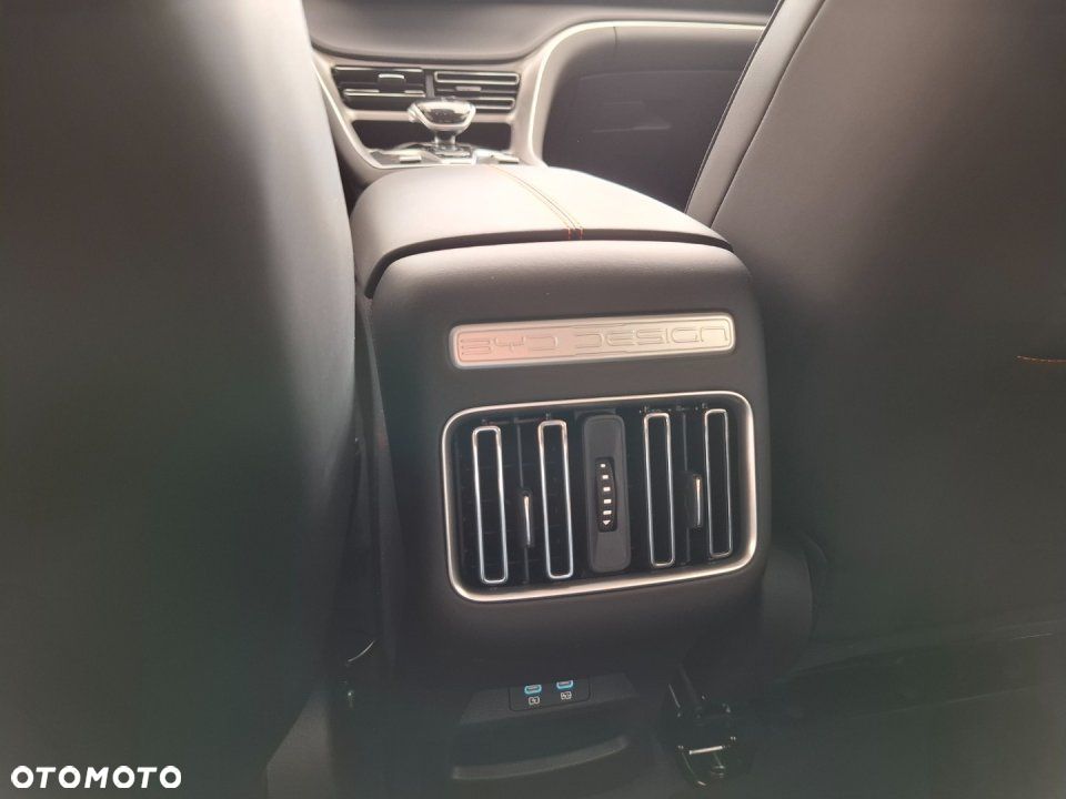 BYD Sealion 5 - 18