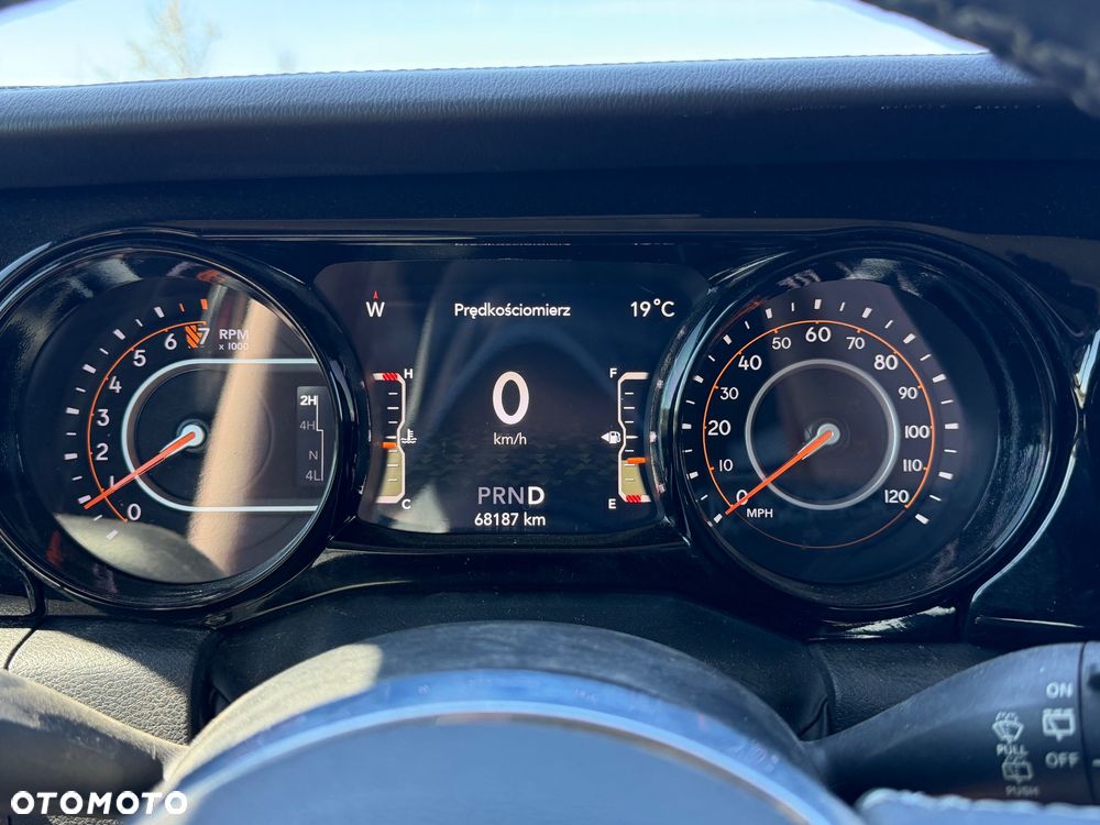 Jeep Wrangler - 16