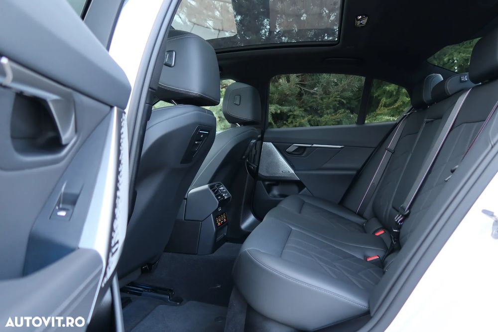 BMW Seria 5 520i Aut. M Sport Edition - 17