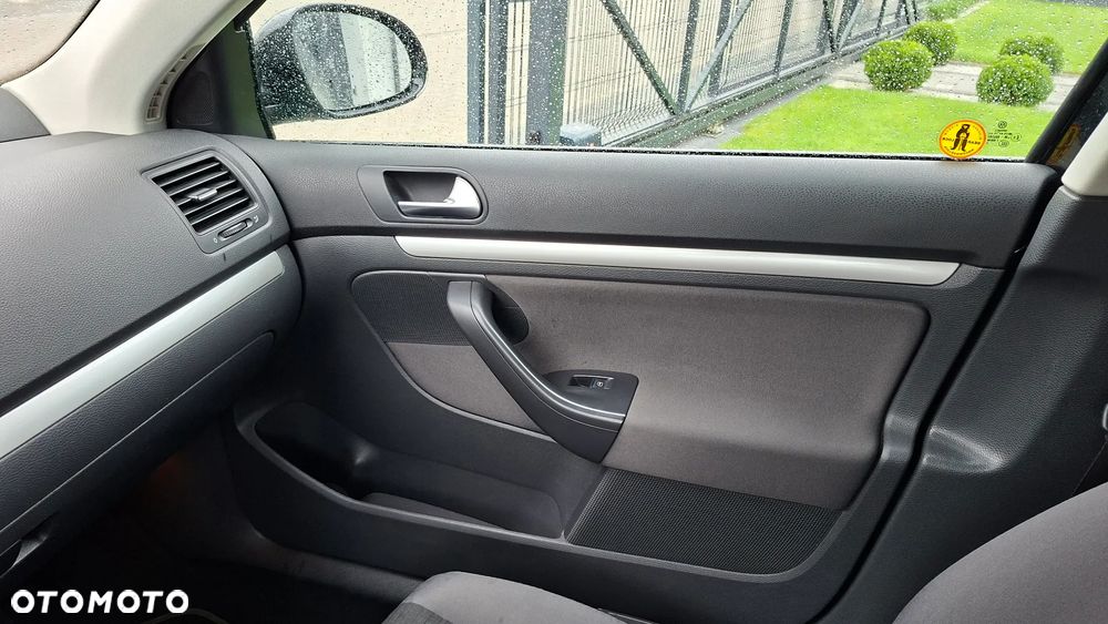 Volkswagen Jetta 1.6 Trendline - 22