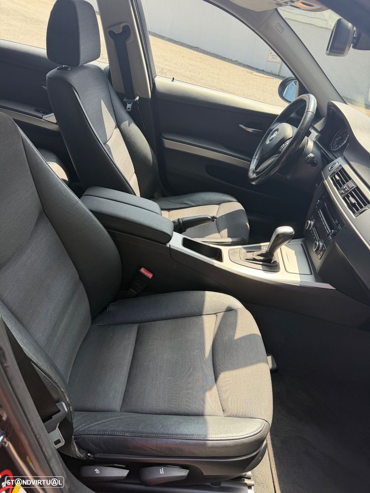 BMW 320 d Auto - 8