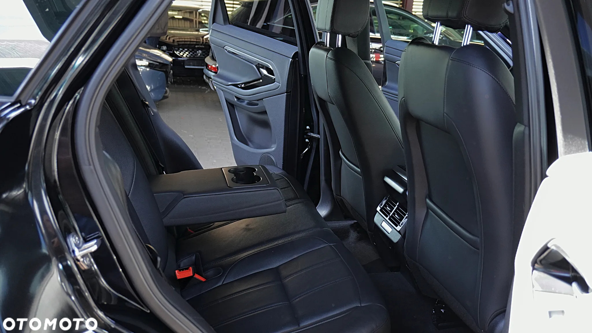 Land Rover Range Rover Evoque - 16