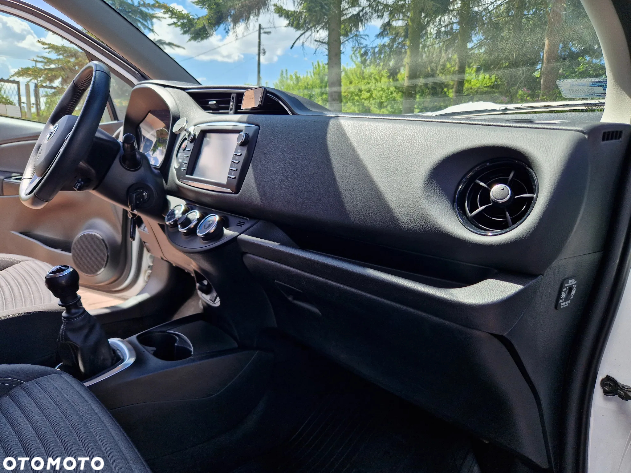 Toyota Yaris 1.5 Premium - 25