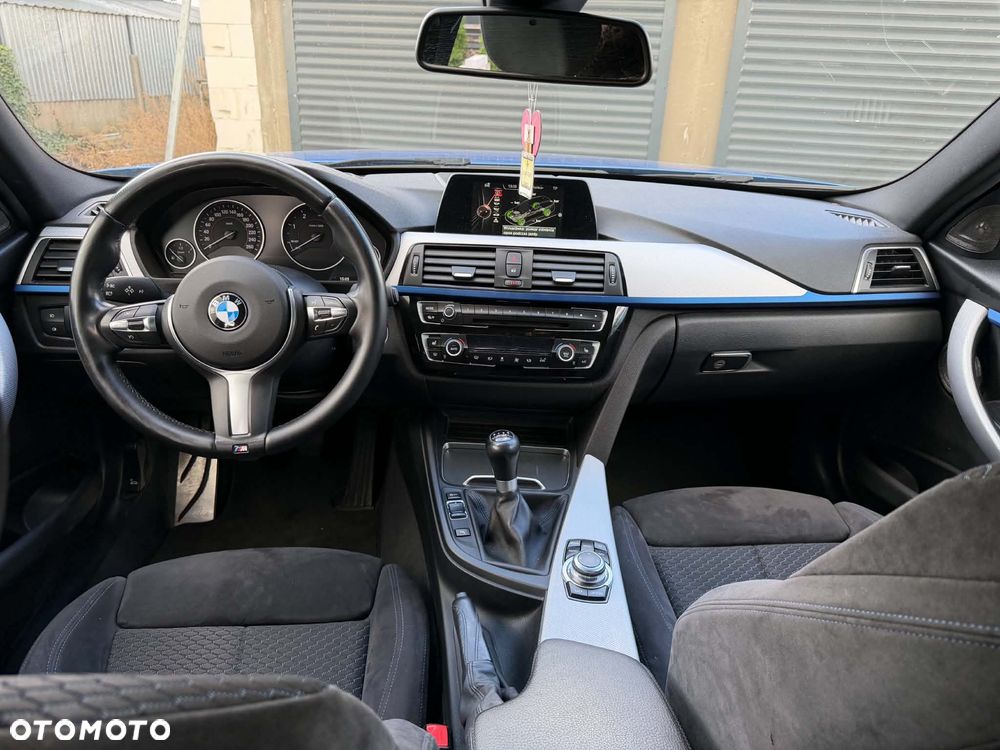 BMW Seria 3 320d M Sport - 12