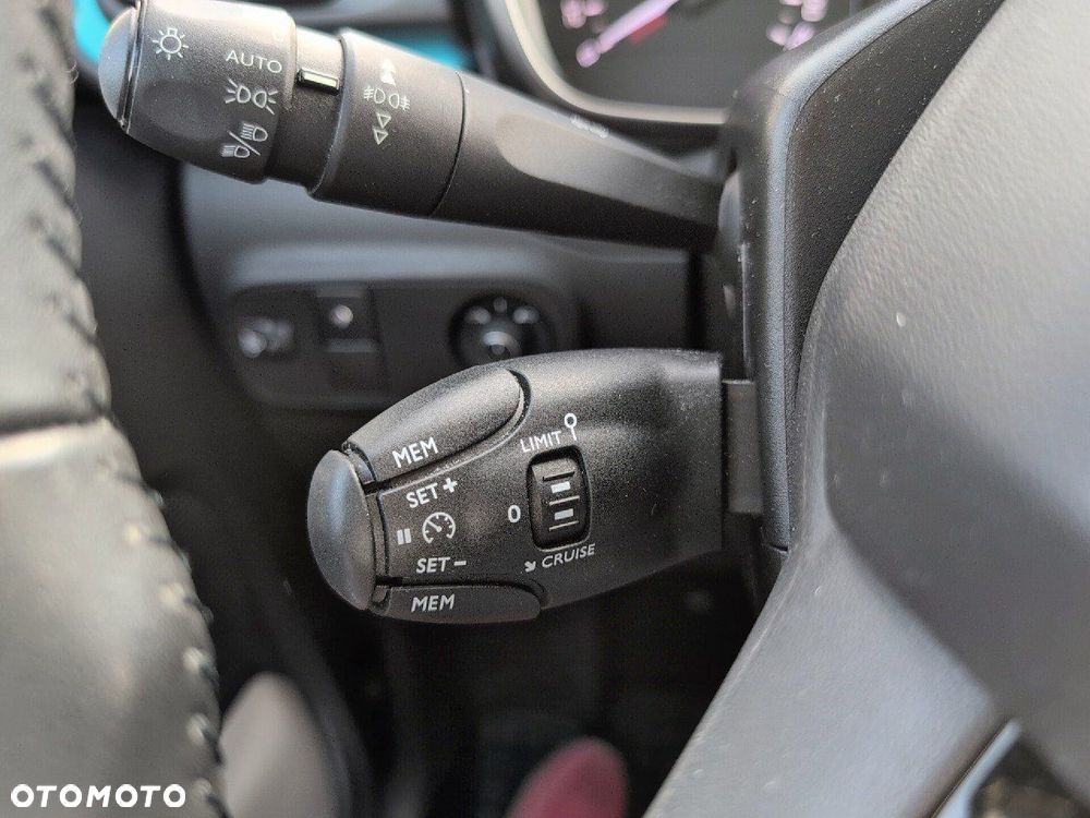 Citroën C3 1.2 PureTech GPF Shine S&S EAT6 - 28