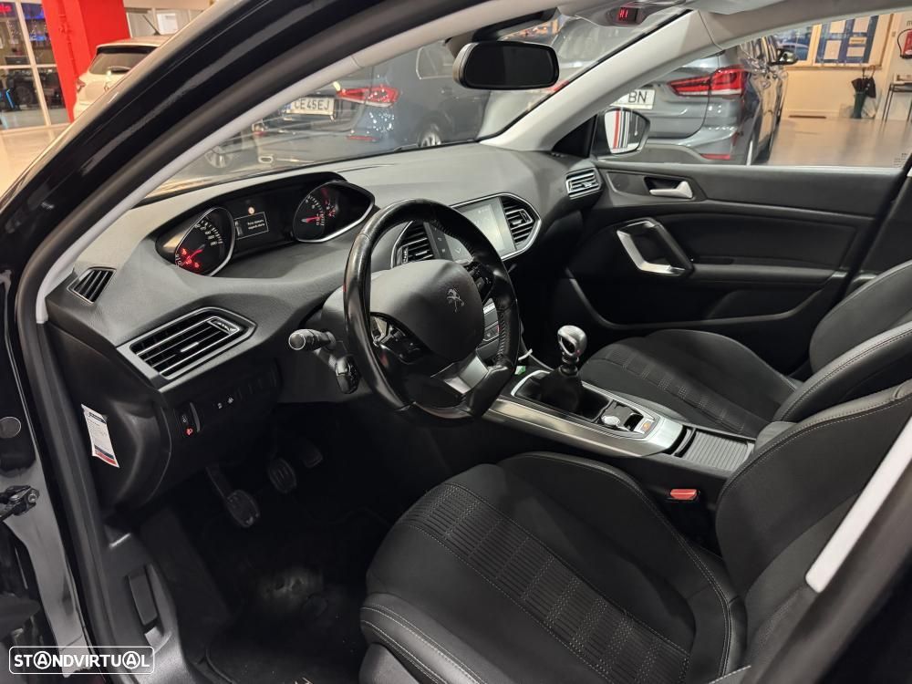 Peugeot 308 PureTech 130 Stop & Start Allure - 23