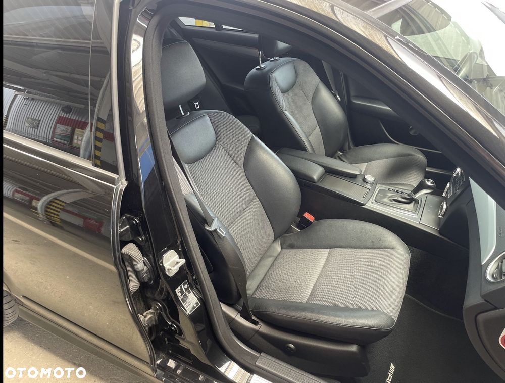 Mercedes-Benz Klasa C 300 CDI 4Matic 7G-TRONIC Avantgarde Edition - 17