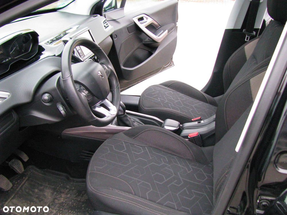 Peugeot 2008 - 8