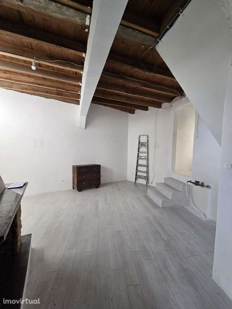 Moradia T3 Geminada 2 Andares Torres Novas - Grande imagem: 2/12