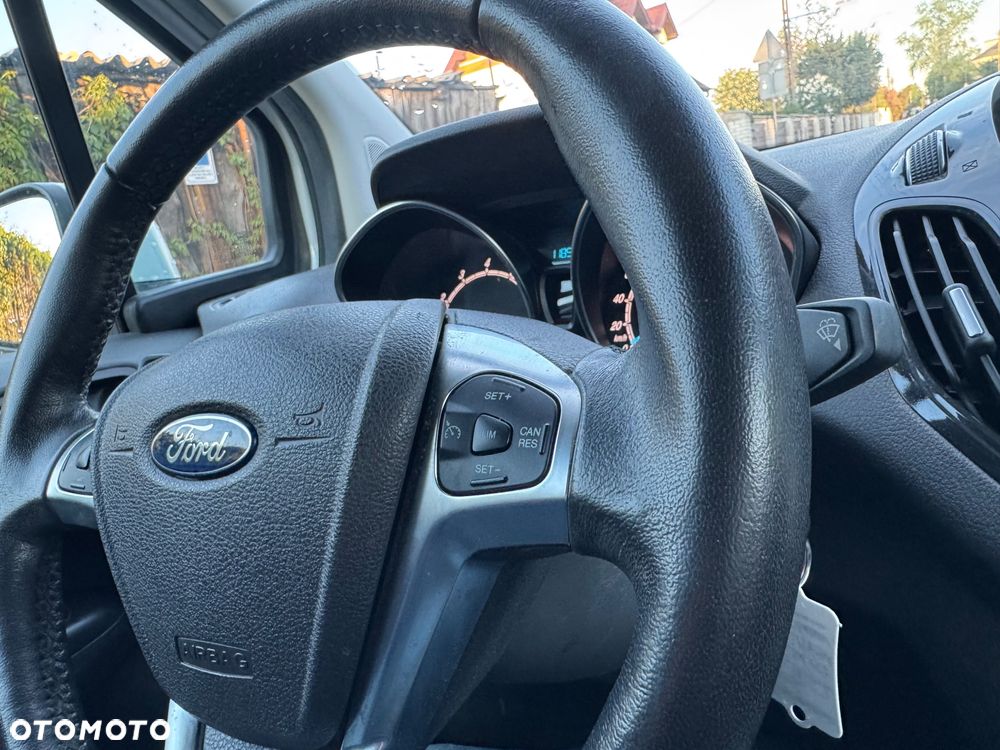 Ford Tourneo Courier 1.0 EcoBoost S&S Titanium - 28