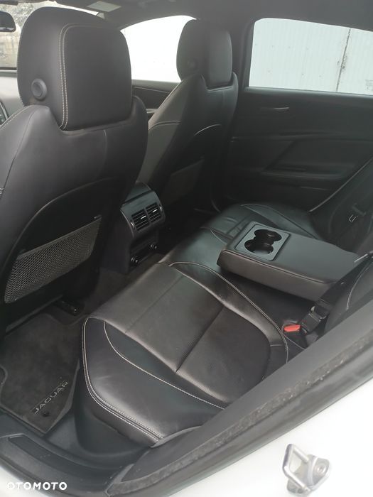 Jaguar XE 25t R-Sport - 2