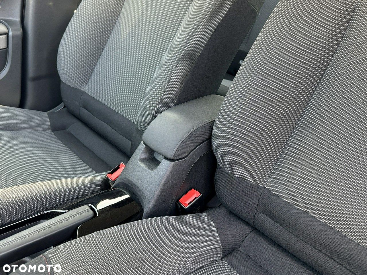 Citroën C4 Cactus 1.2 PureTech Feel S&S EAT6 - 19