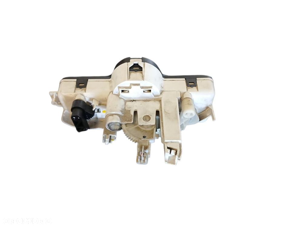 PANEL NAWIEWU KLIMATYZACJI RENAULT CLIO III - 2