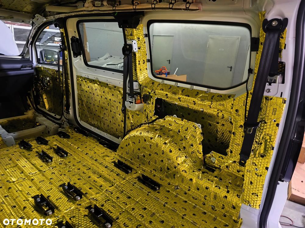 Ford Tourneo Connect Grand - 32