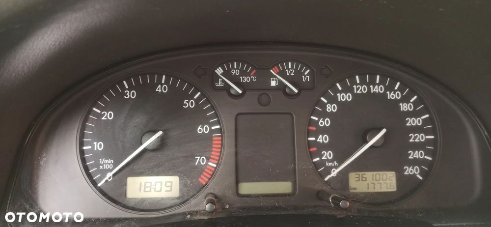 Volkswagen Passat - 10