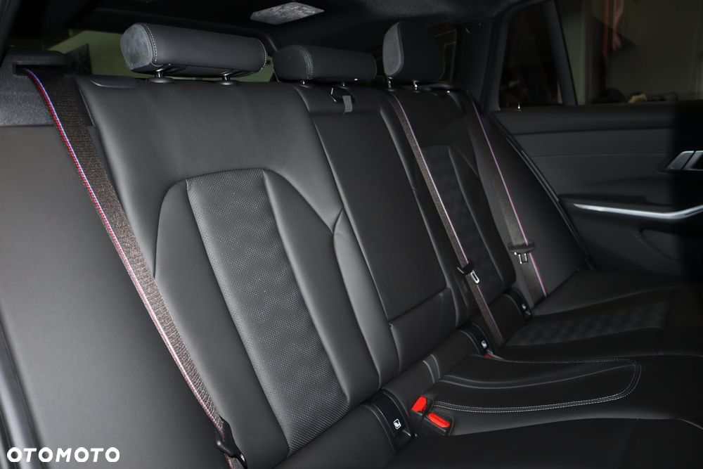 BMW M3 Competition xDrive sport - 9