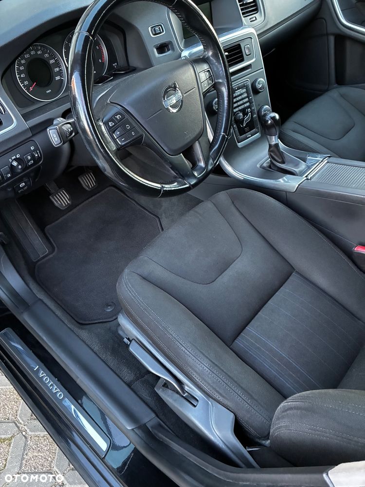 Volvo V60 D2 Momentum - 5