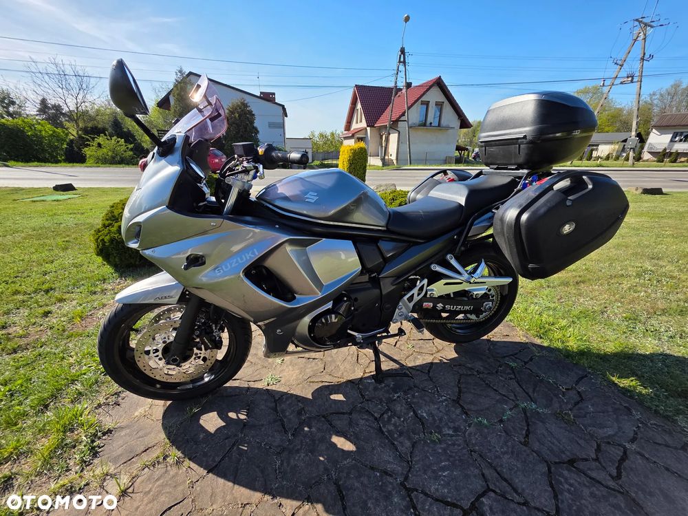 Suzuki GSX - 7