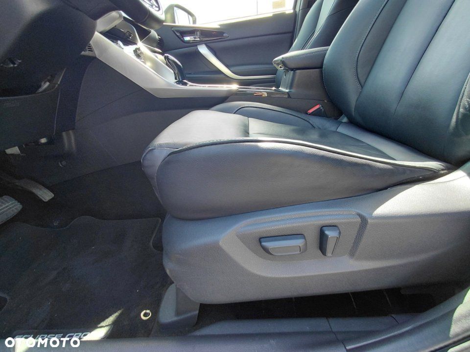 Mitsubishi Eclipse Cross - 12
