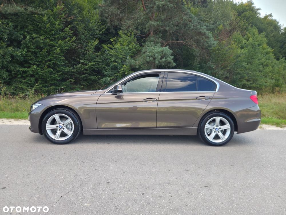 BMW Seria 3 316i Luxury Line - 10