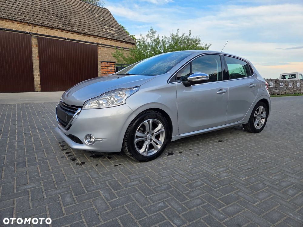 Peugeot 208 - 2