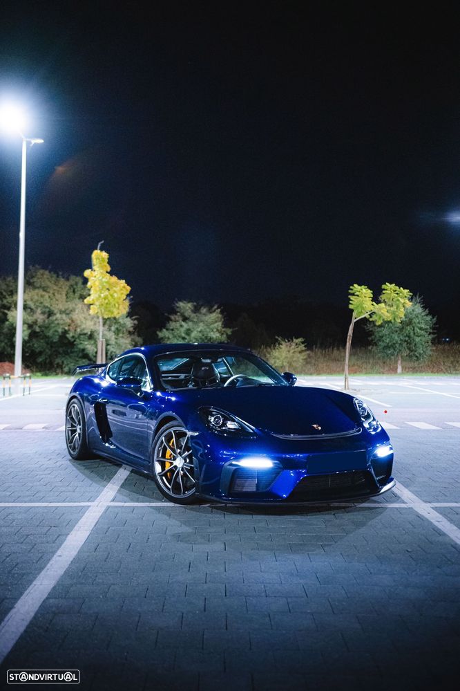 Porsche 718 Cayman GT4 - 1
