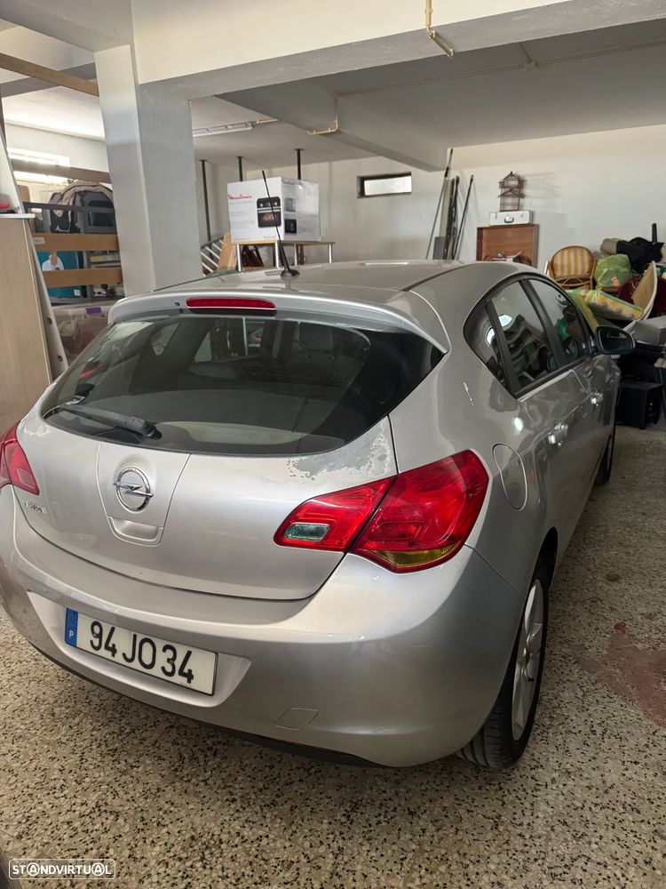 Opel Astra 1.4 Cosmo - 3