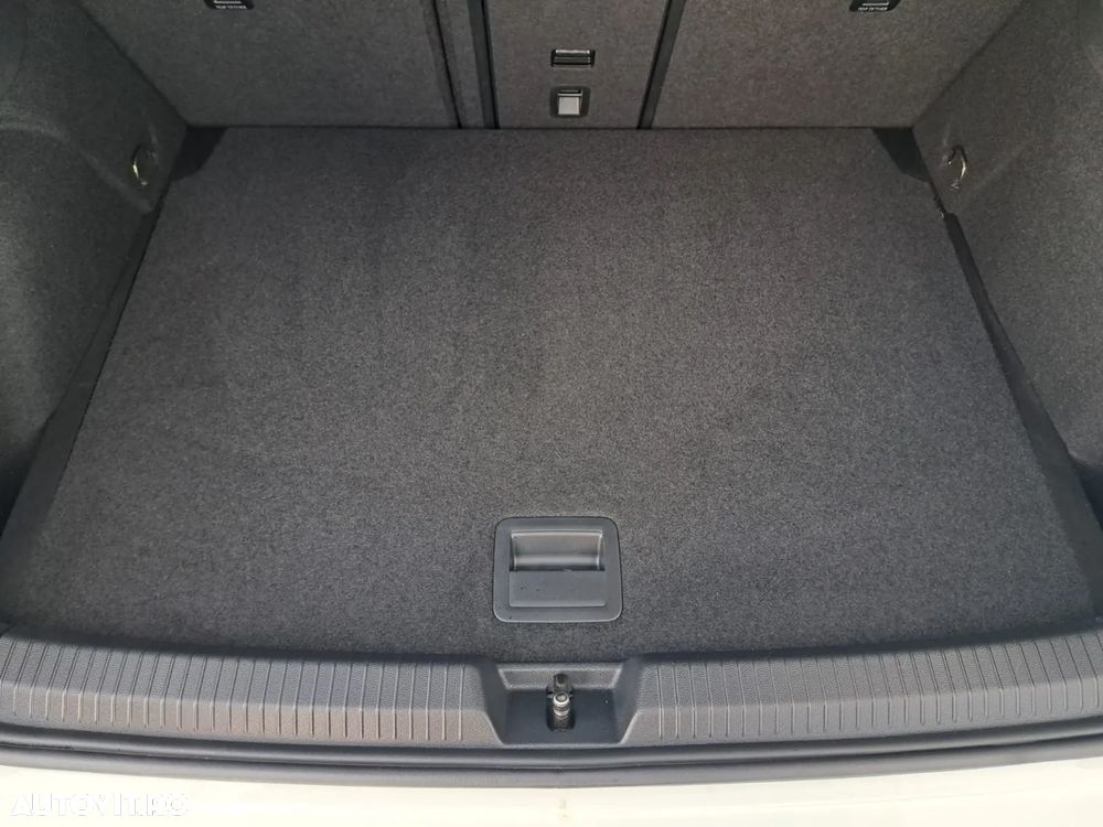 Volkswagen Golf 1.5 eTSI ACT DSG MHEV Style - 22