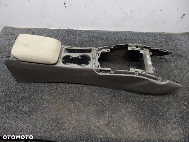 AUDI A5 B8 A5 8T TUNEL ŚRODKOWY PODŁOKIETNIK SCHOWEK ZAPALNICZKA 8K0864981 RAF-AUTO CZĘŚCI - 1