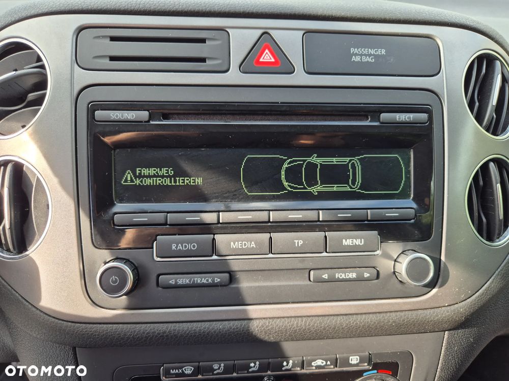 Volkswagen Golf Plus 1.2 TSI BlueMot Comfortline - 28