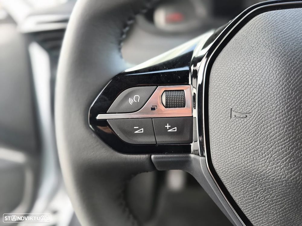 Peugeot 2008 1.2 PureTech Style - 15