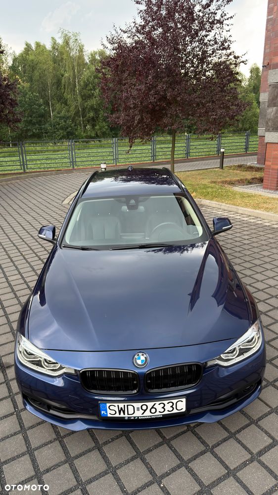 BMW Seria 3 320d Edition Luxury Line Purity - 17