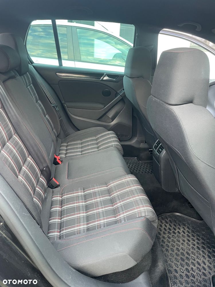 Volkswagen Golf - 13