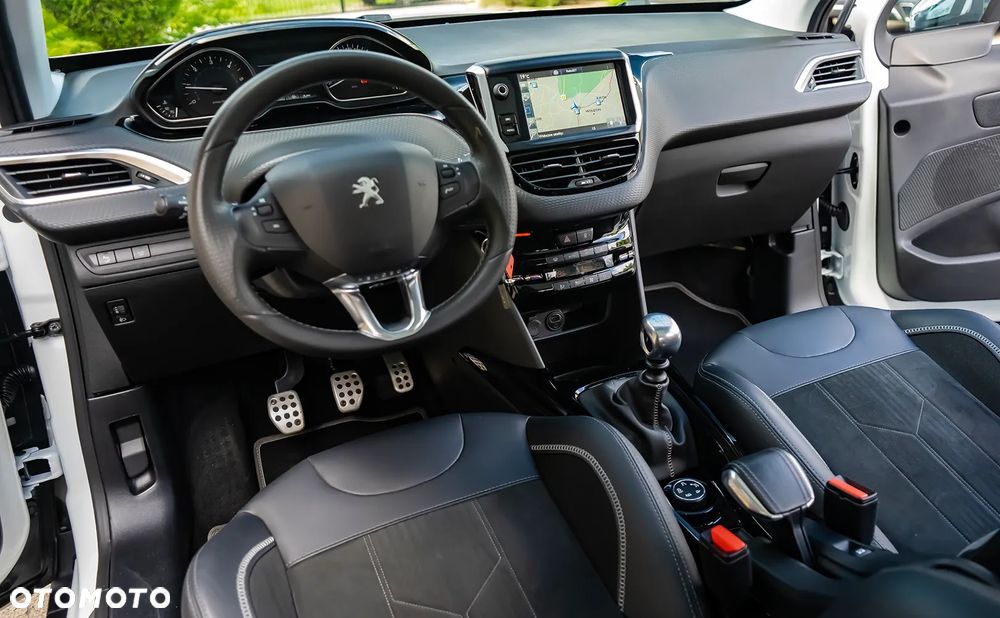 Peugeot 2008 BlueHDi FAP 120 STOP & START Crossway - 28
