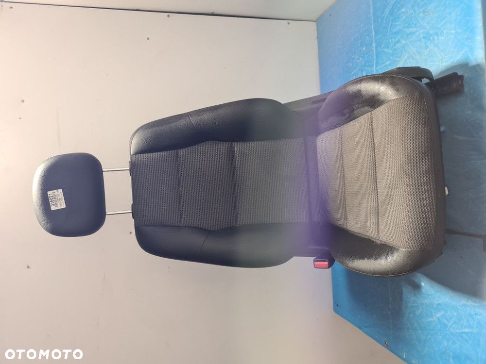 FOTEL KIEROWCY  MERCEDES W203 LIFT - 1