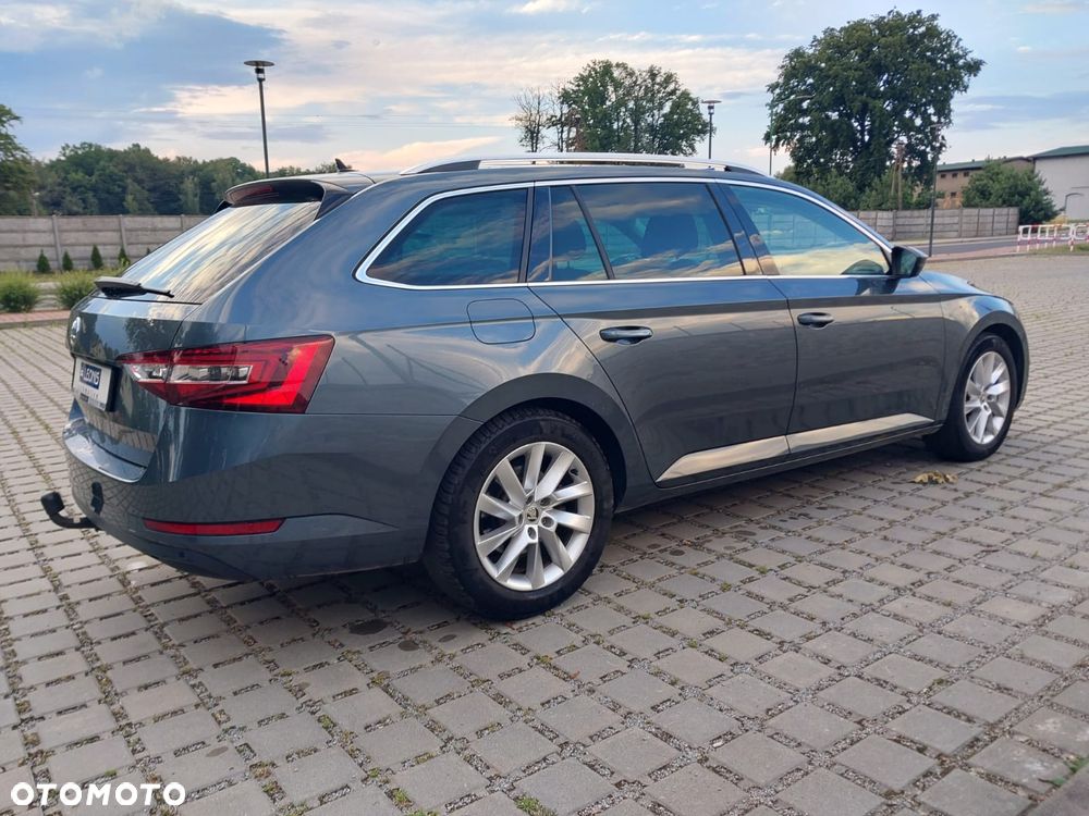 Skoda Superb 2.0 TDI DSG Ambition - 5