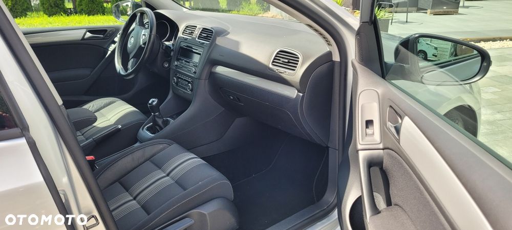Volkswagen Golf - 8