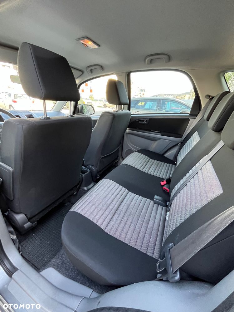 Suzuki SX4 1.6 Premium - 26