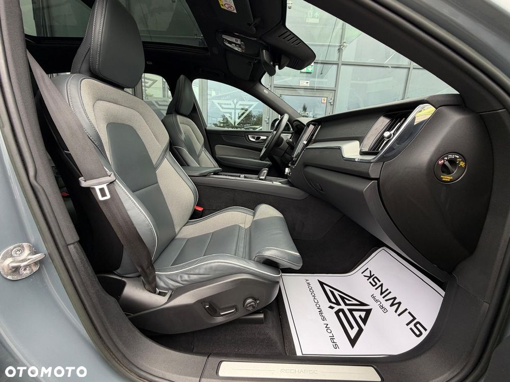Volvo XC 60 T8 AWD Recharge Plus Black Edition - 17