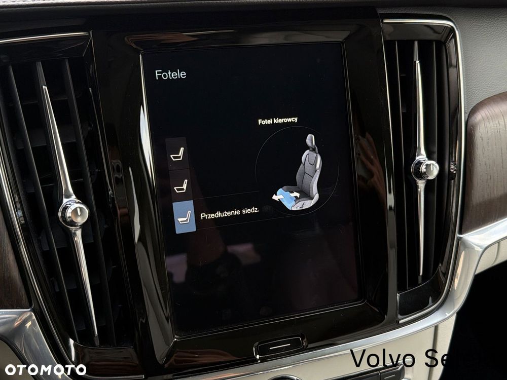 Volvo V90 Cross Country - 33