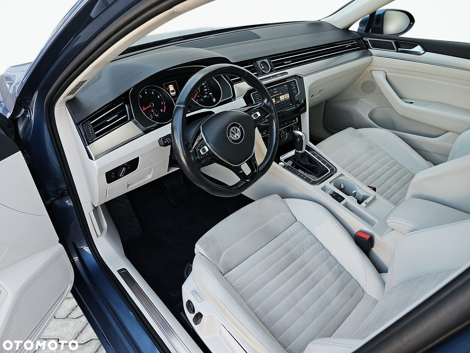 Volkswagen Passat - 13