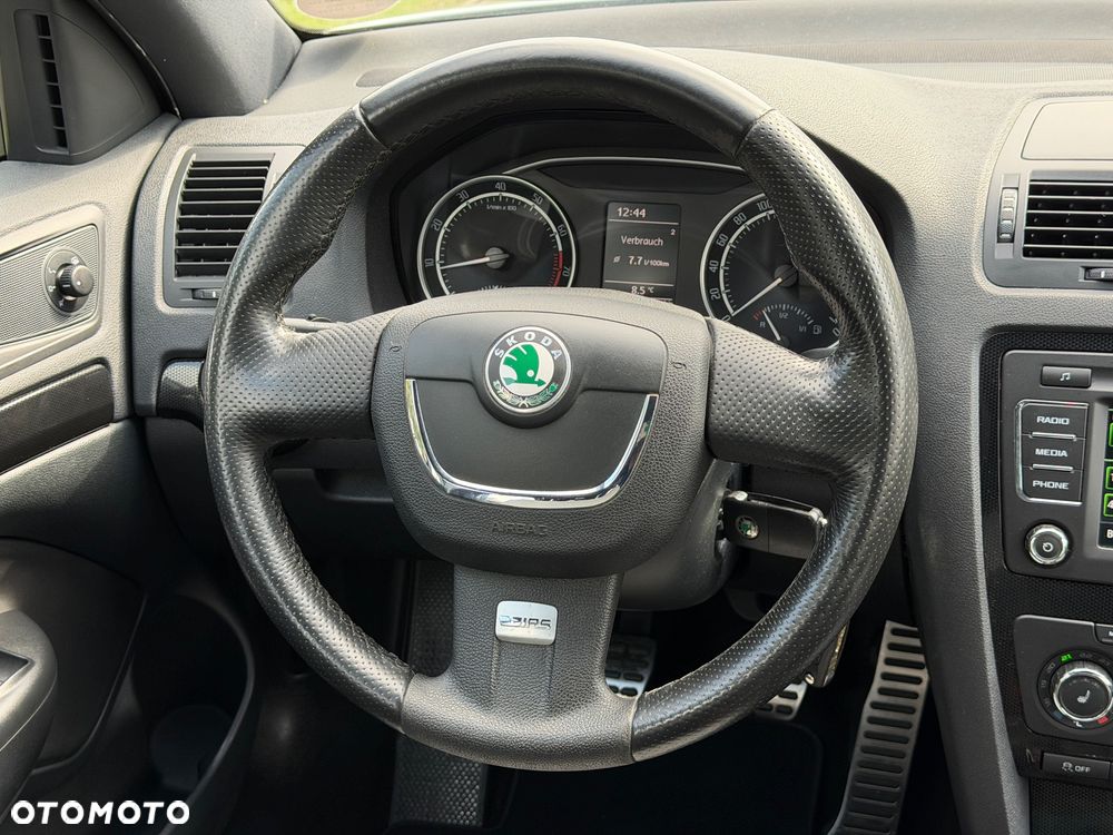 Skoda Octavia 2.0 TSI RS - 17