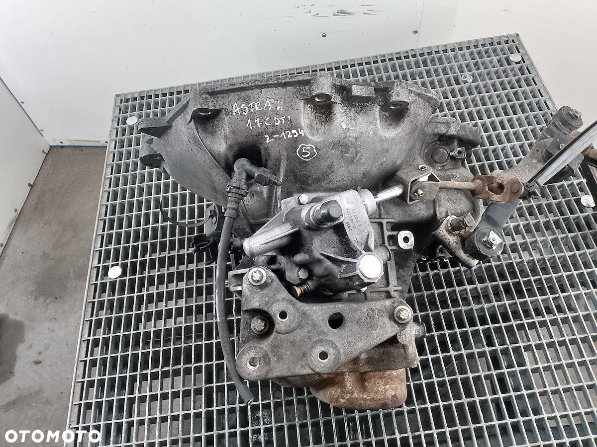SKRZYNIA BIEGÓW MANUALNA OPEL ASTRA H F17W355 1.7 CDTI - 3