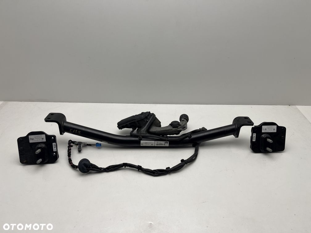 HAK HOLOWNICZY MERCEDES EQE A2953100100 - 1