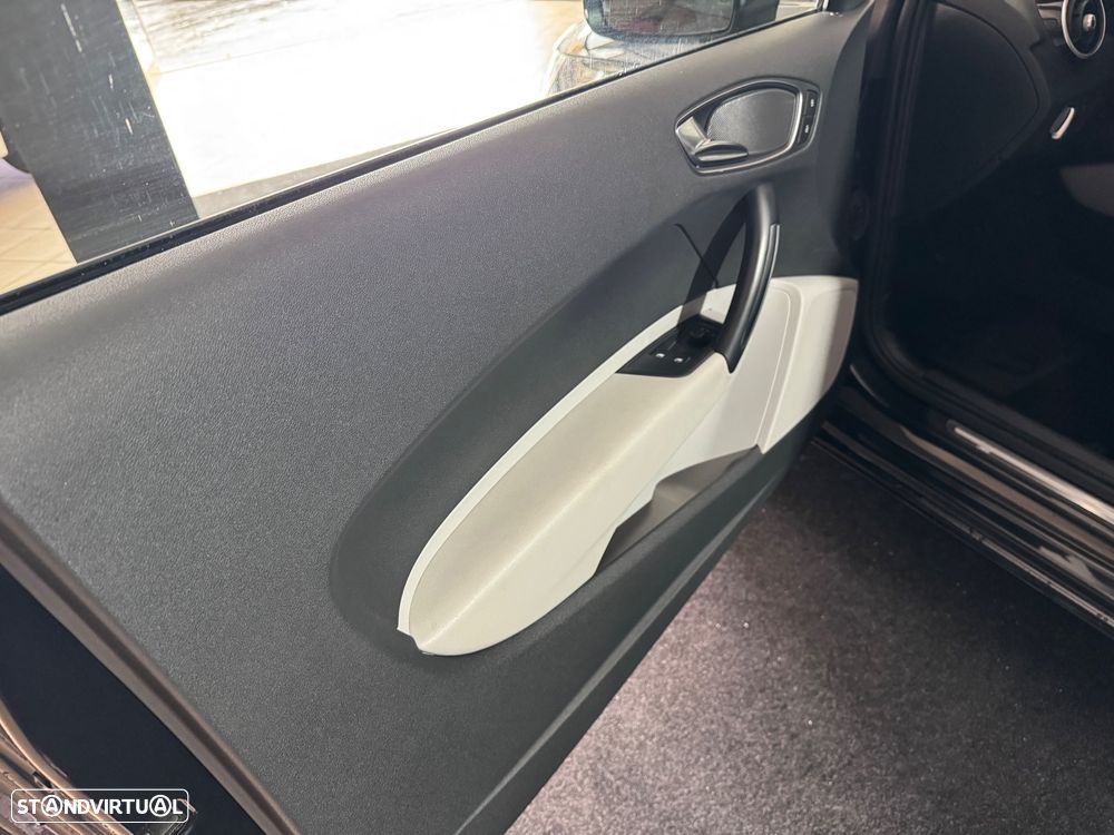 Audi A1 1.6 TDI S line Sport Pack - 9