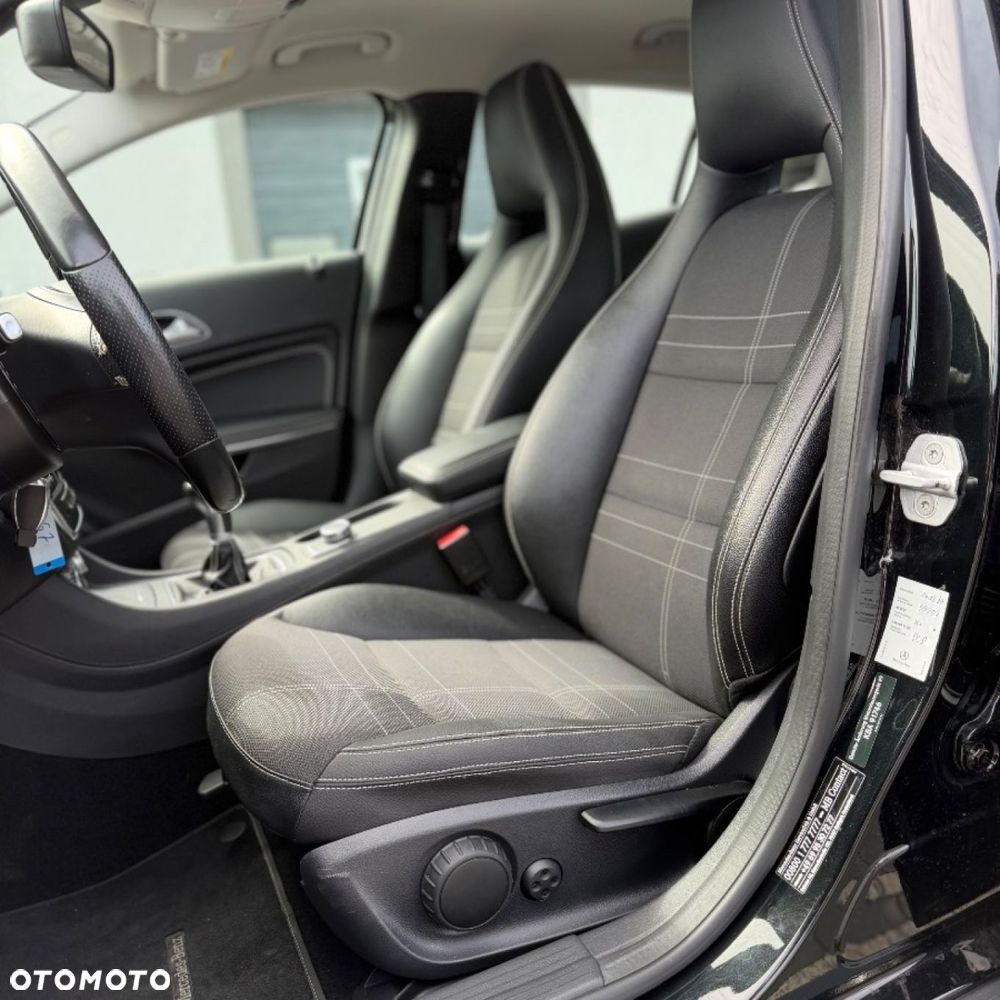 Mercedes-Benz GLA - 16