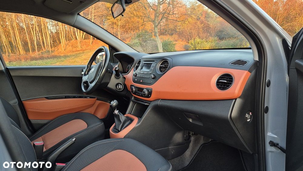 Hyundai i10 1.2 Fifa World Cup Edition - 10