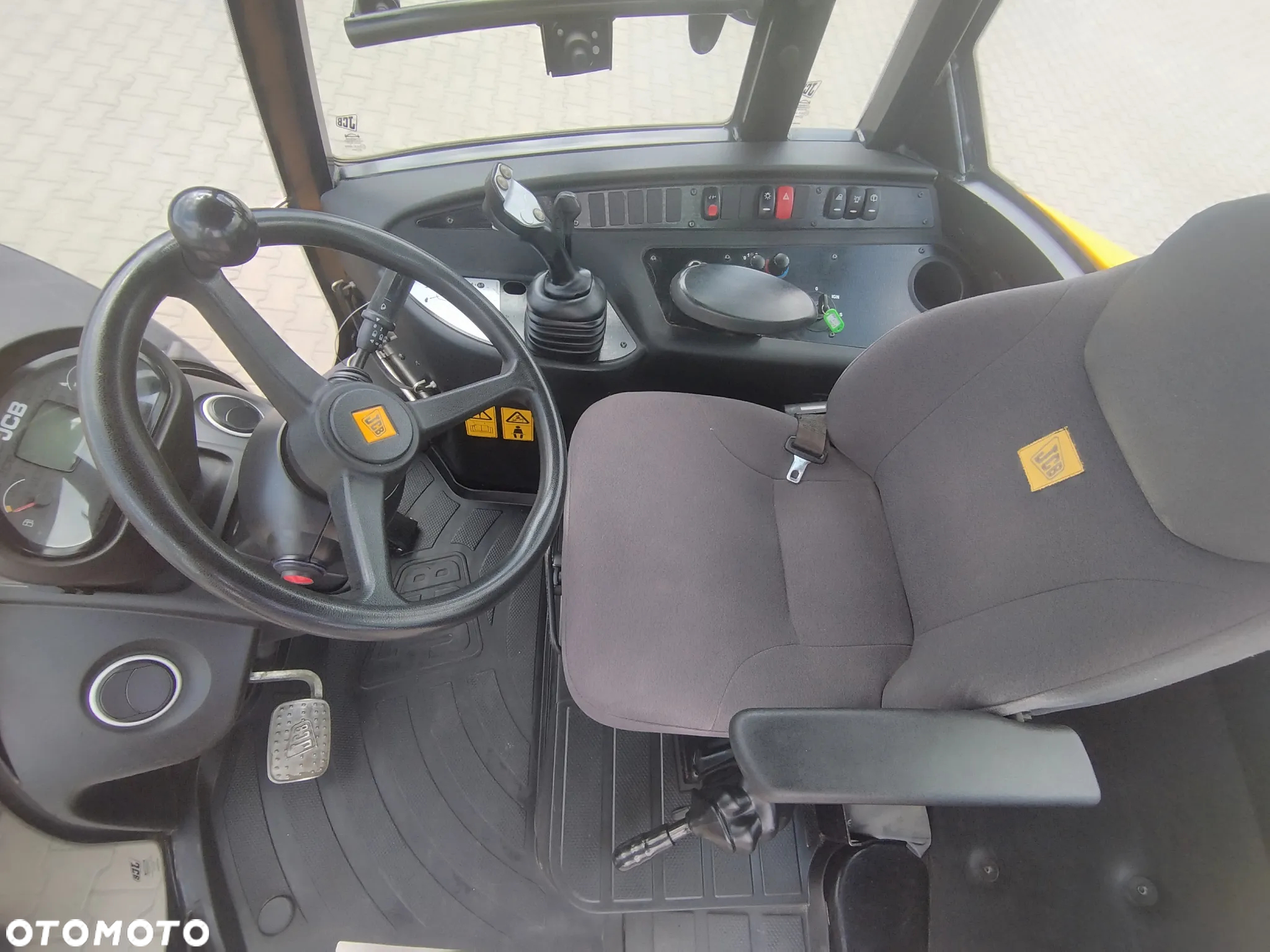 JCB 407/ 2017rok/ 1555mth/ łyżka+widły/zadbana jak nowa - 9