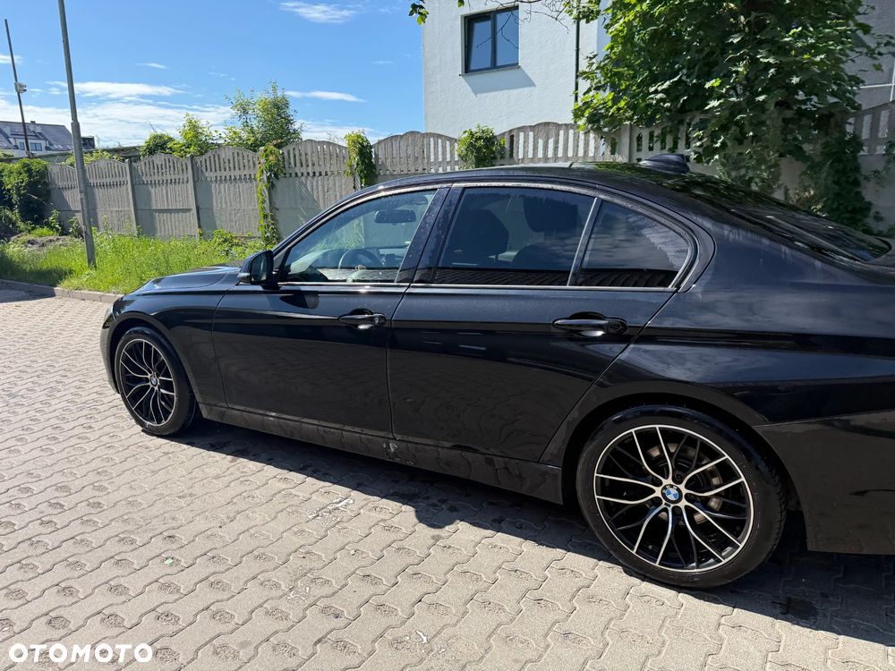 BMW Seria 3 320d Efficient Dynamics - 18
